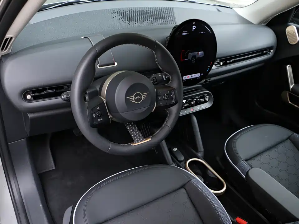 MINI Electric ACEMAN