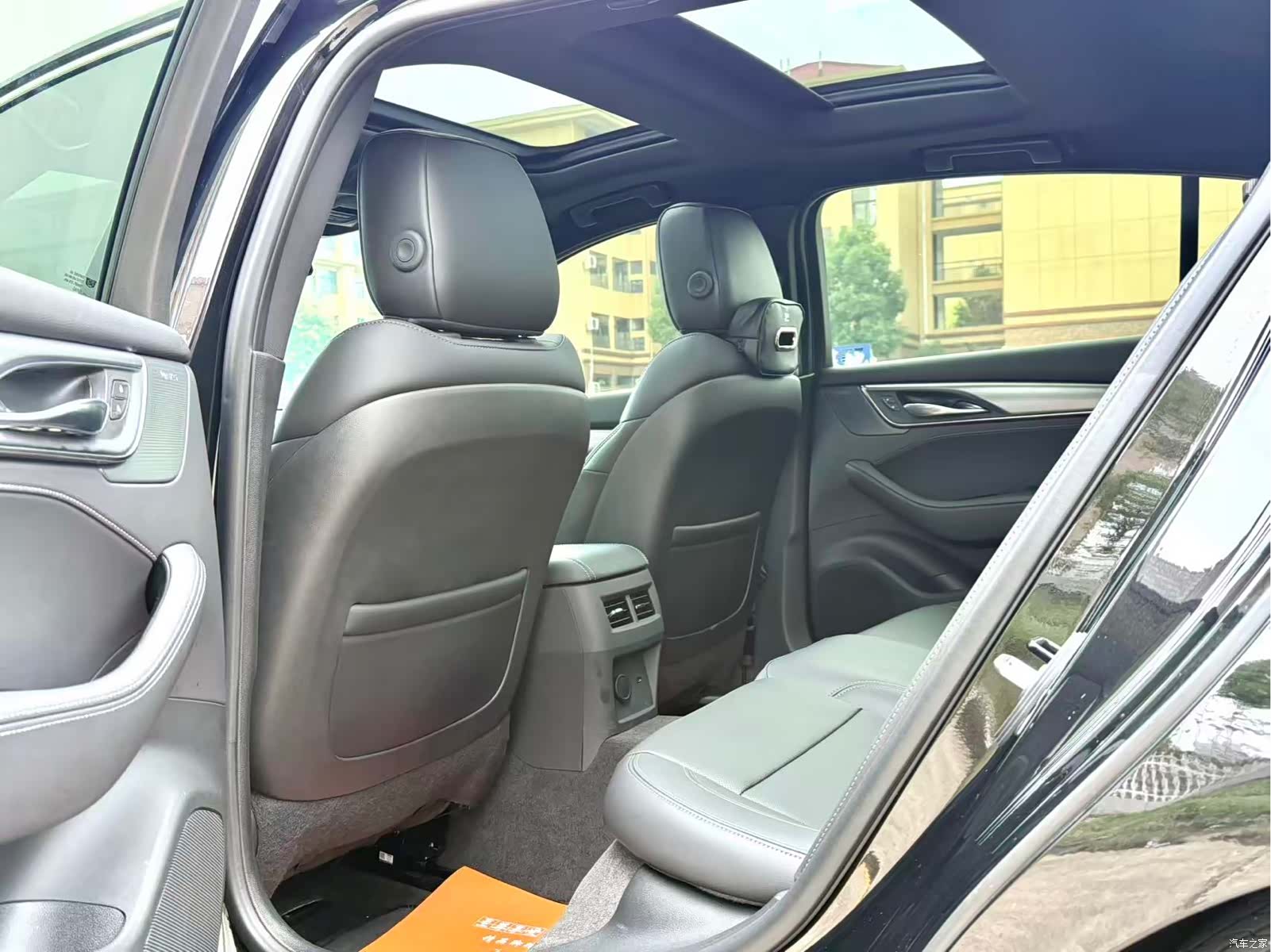 Cadillac CT5, 2025 все фото
