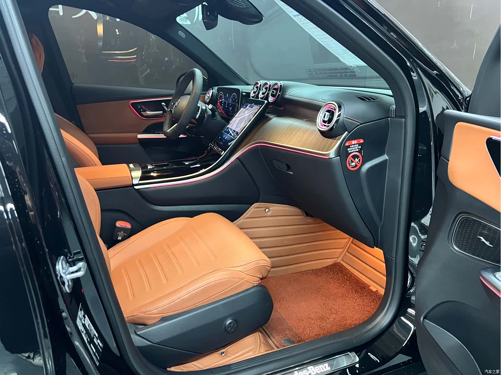 Mercedes-Benz GLC, 2025 12