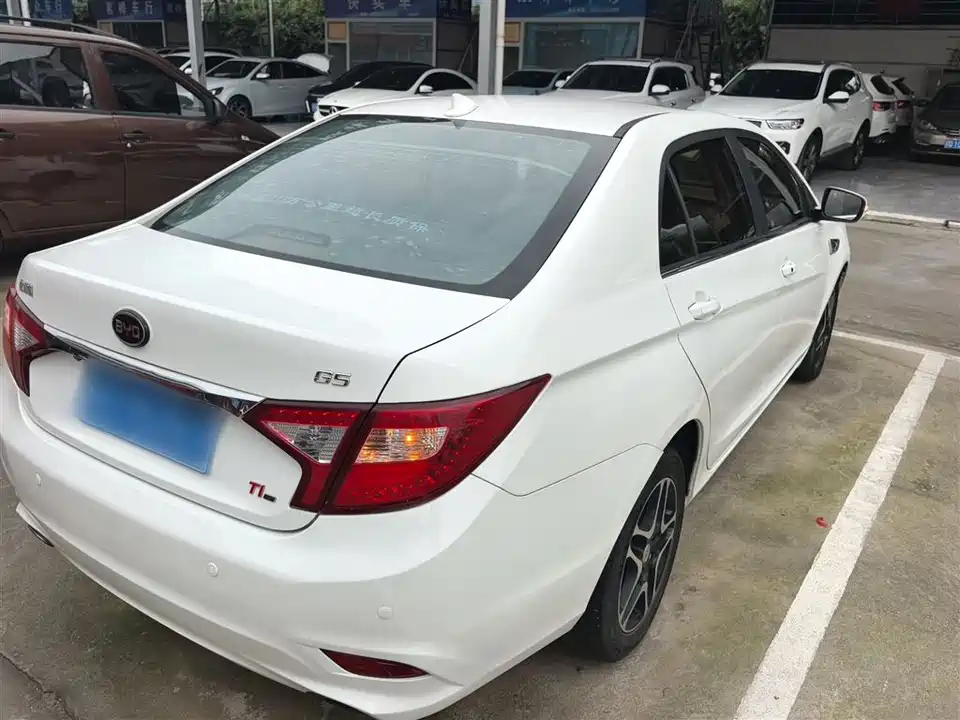 BYD G5