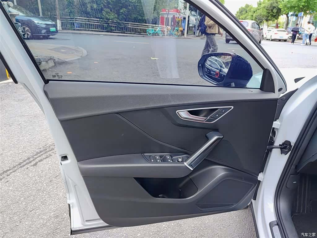 Audi Q2L, 2021 6