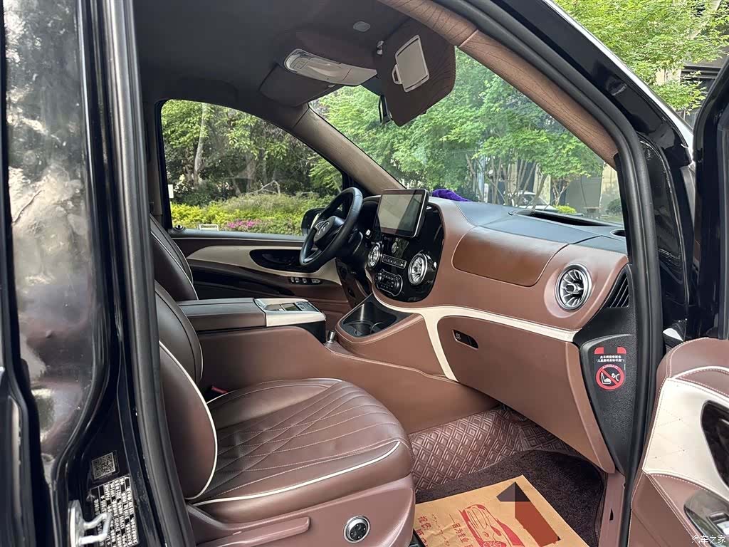 Mercedes-Benz 9, 2021 4