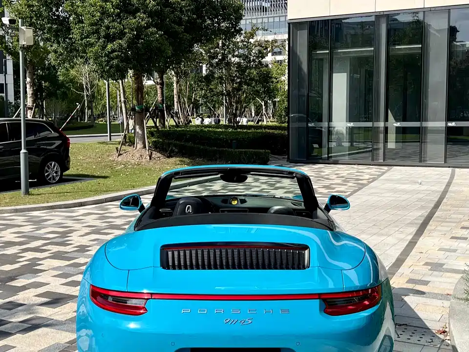 Porsche 911