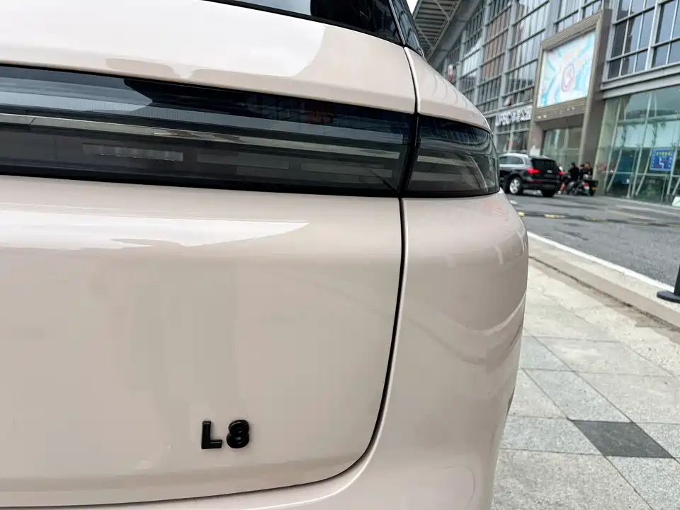 Li Auto Ideal L8