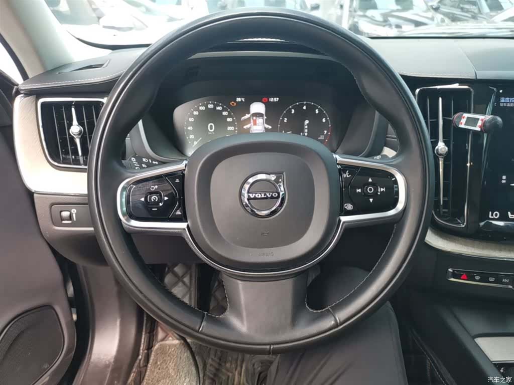 Volvo XC60, 2020 11