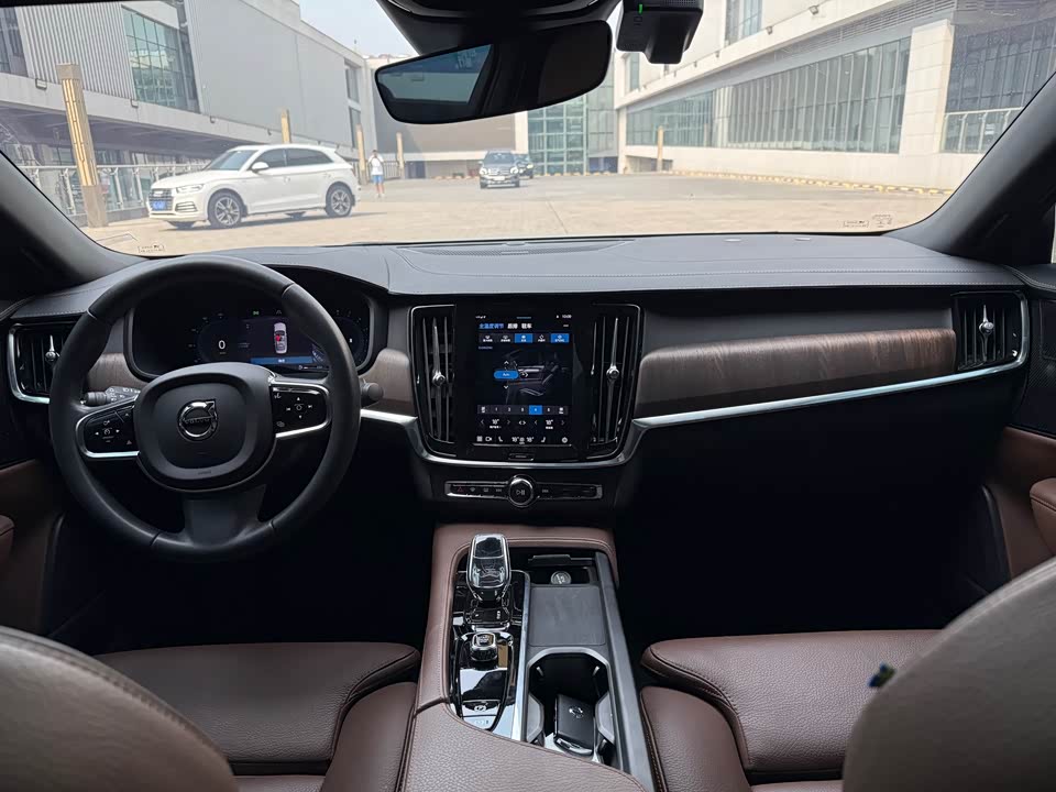 Volvo S90