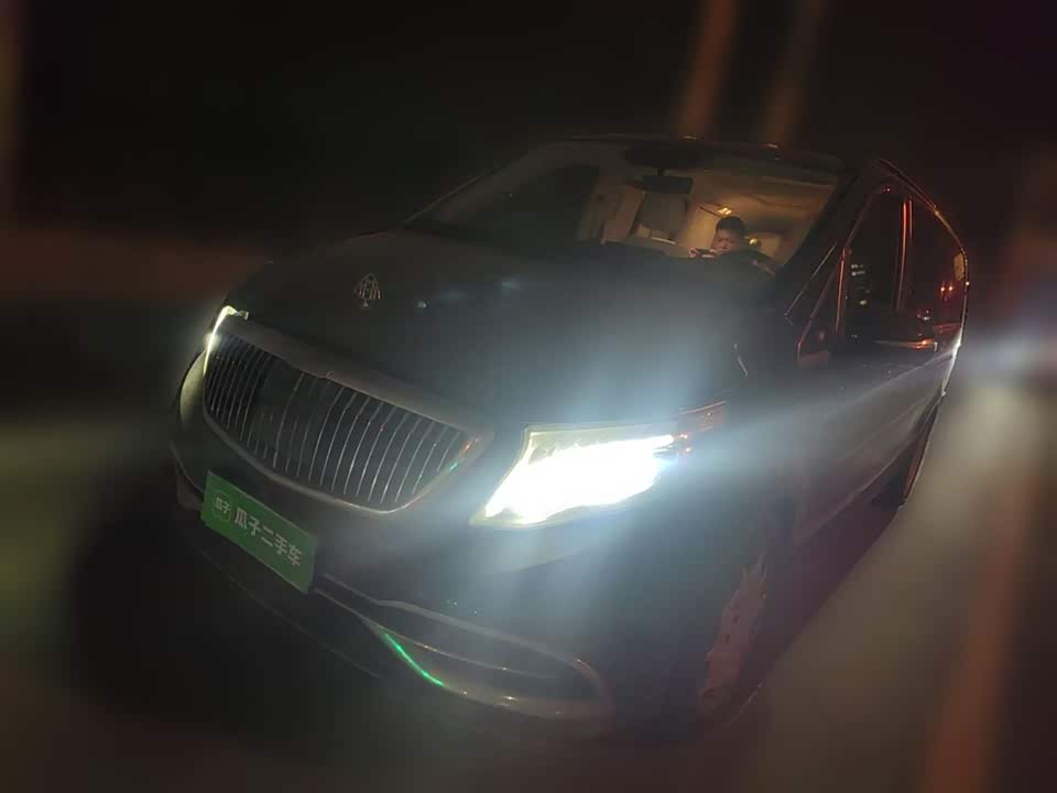 Mercedes-Benz V-class