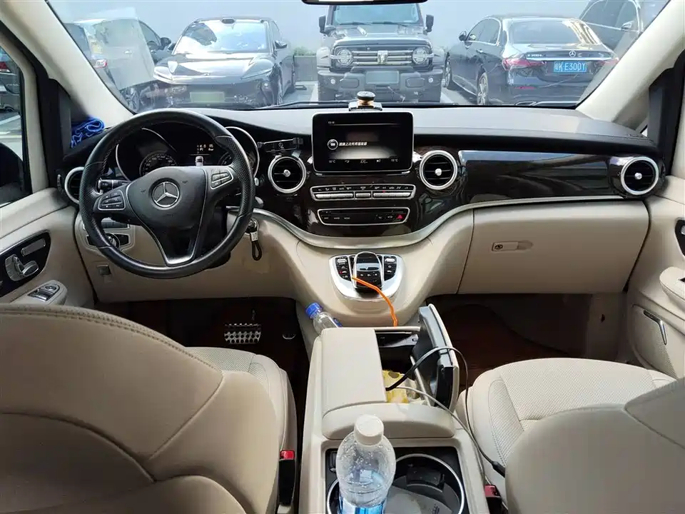 Mercedes-Benz V-class