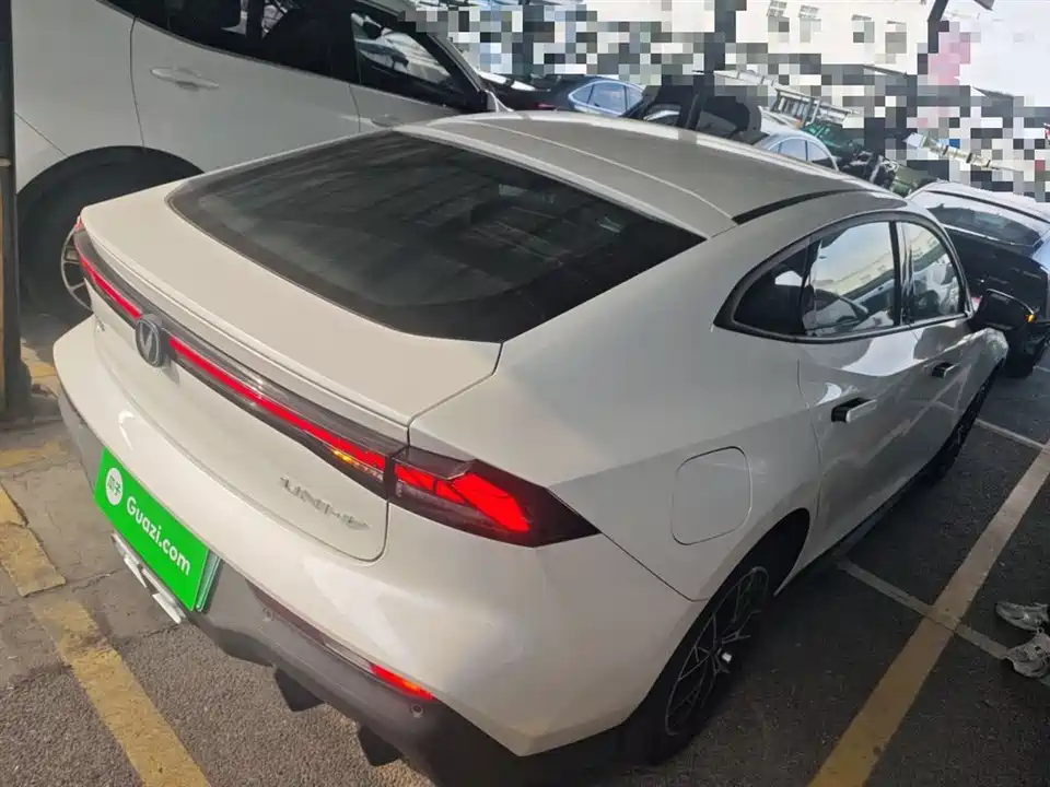 Changan UNI-V Smart iDD