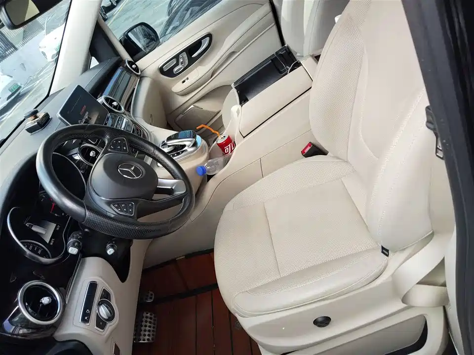 Mercedes-Benz V-class