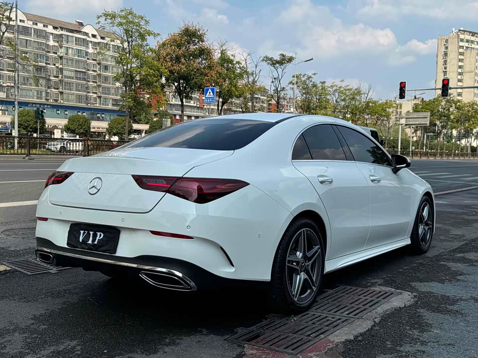 Mercedes-Benz CLA