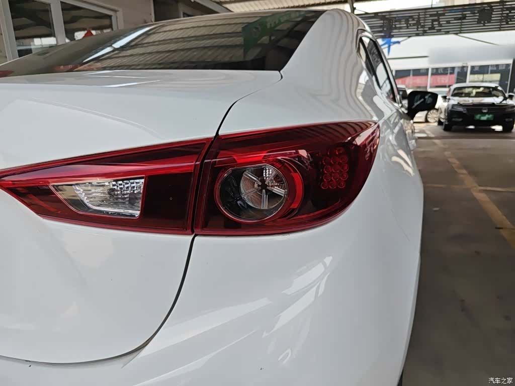 Mazda Mazda3, 2018 24