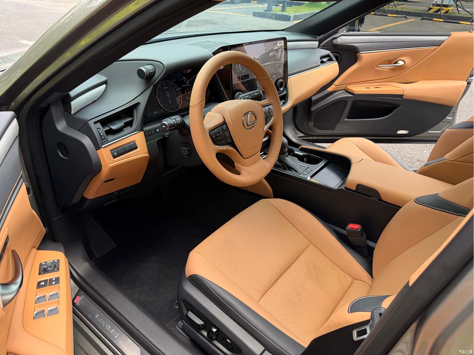 Lexus ES, 2025 8
