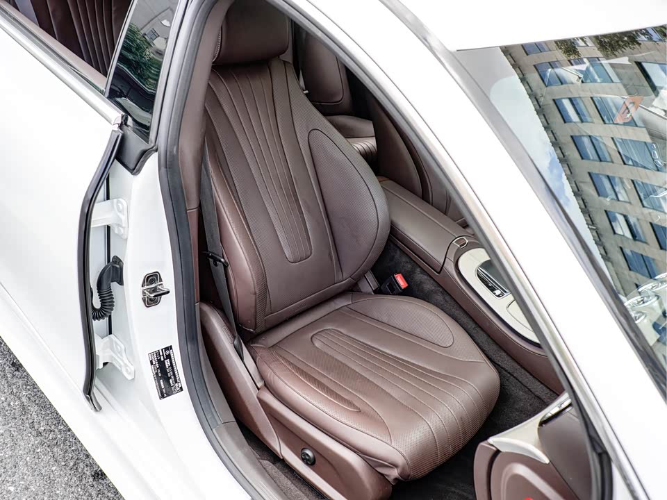 Mercedes-Benz CLS Mercedes-Benz CLS