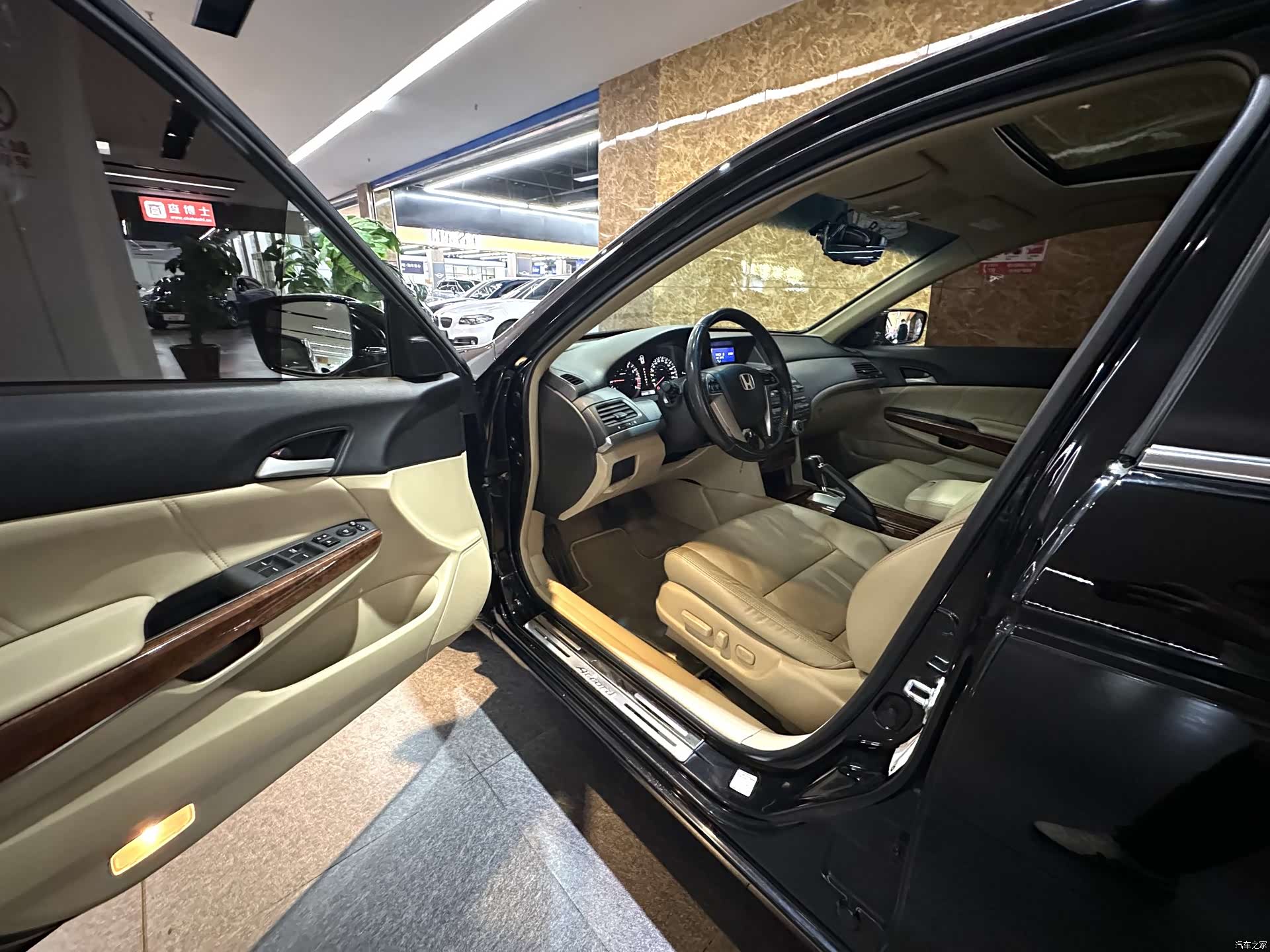 Honda Accord, 2011 13