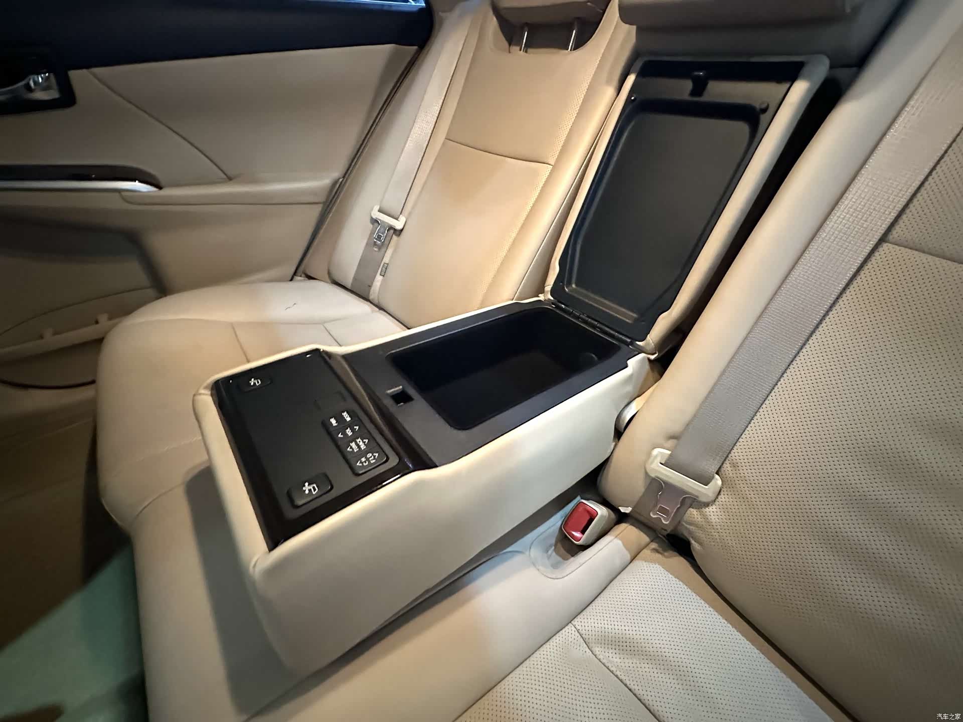 Toyota Camry, 2014 24