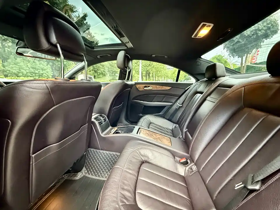 Mercedes-Benz CLS Mercedes-Benz CLS