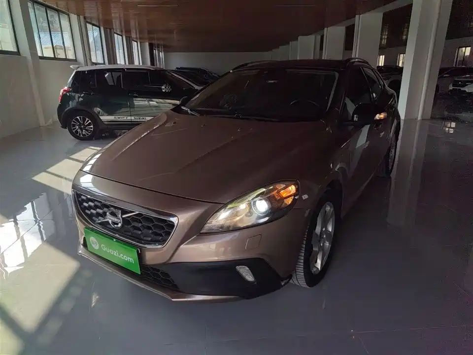 Volvo V40