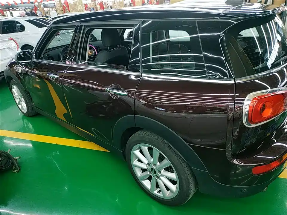MINI CLUBMAN