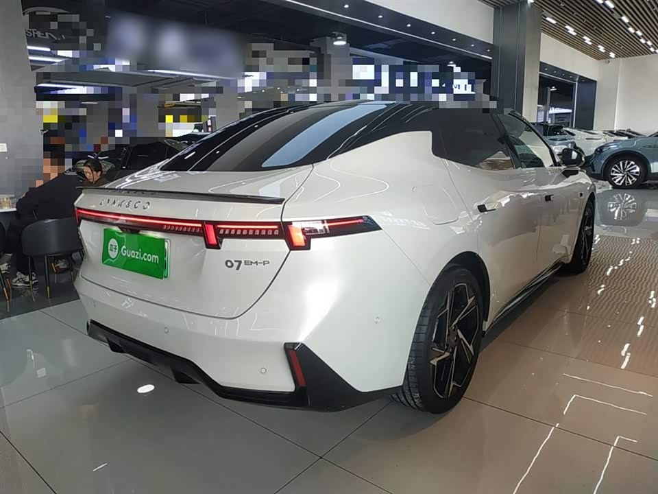 Lynk & Co 07 EM-P
