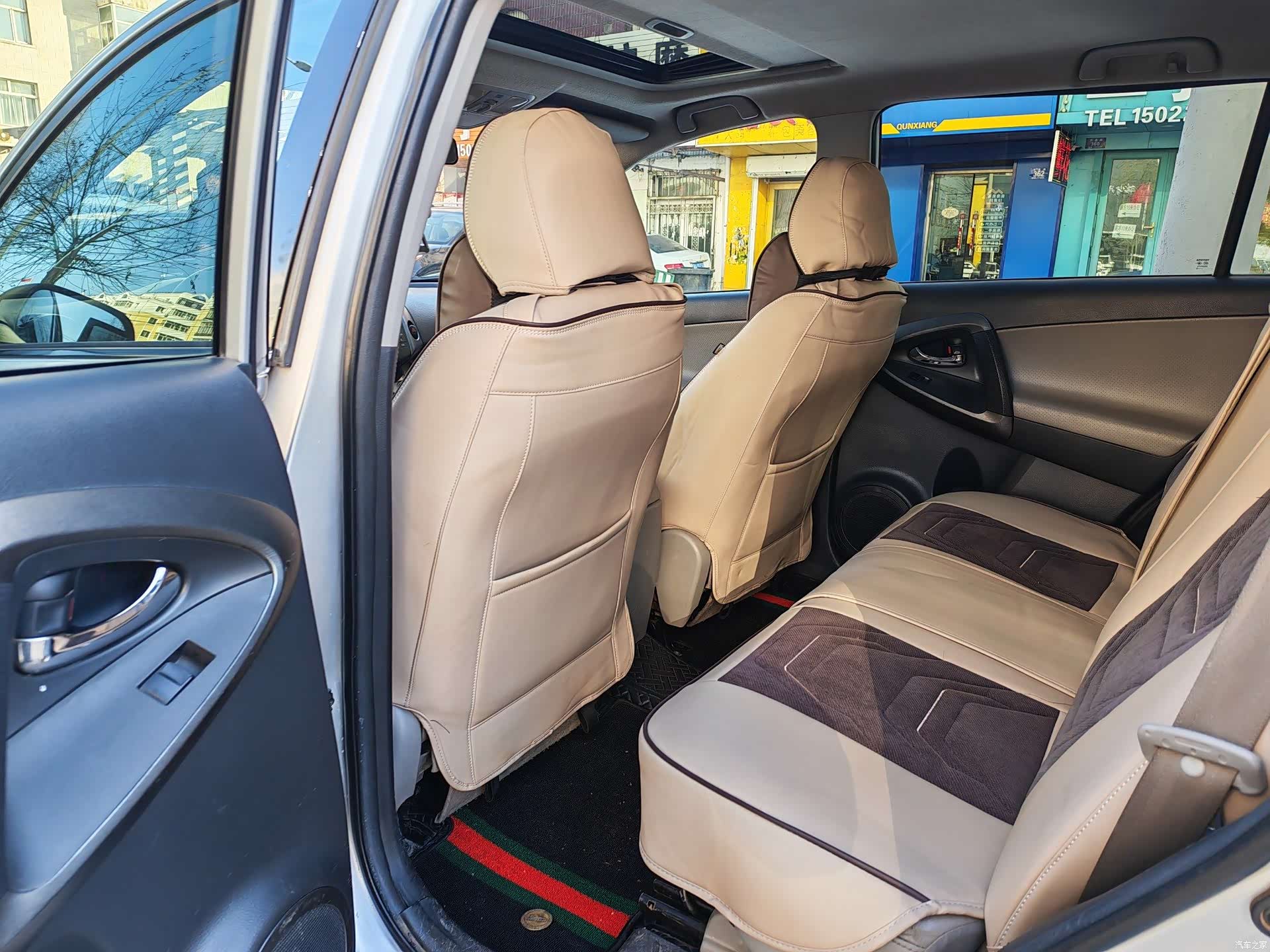 Toyota RAV4, 2010 9