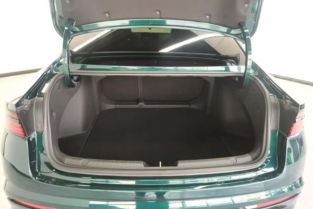 Geely Preface, 2024 4