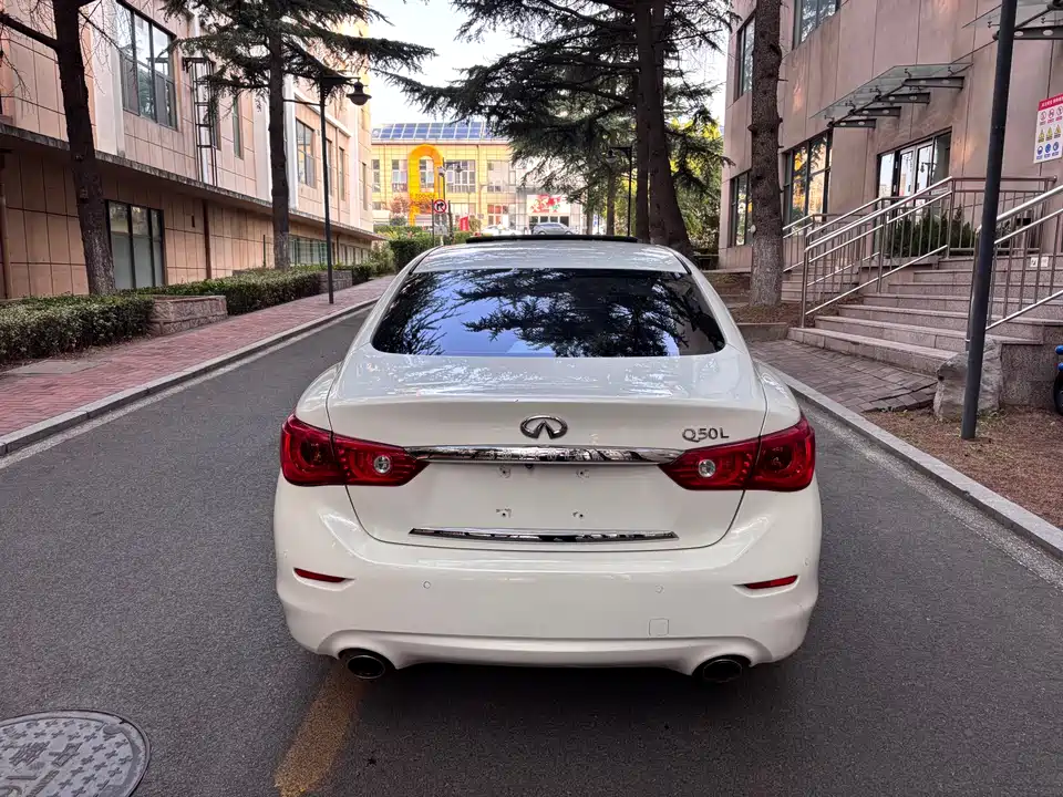 Infiniti Q50L