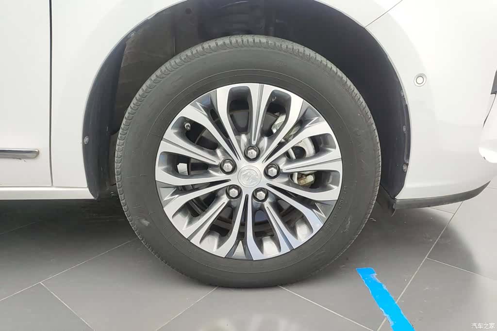 Buick GL8, 2022 6