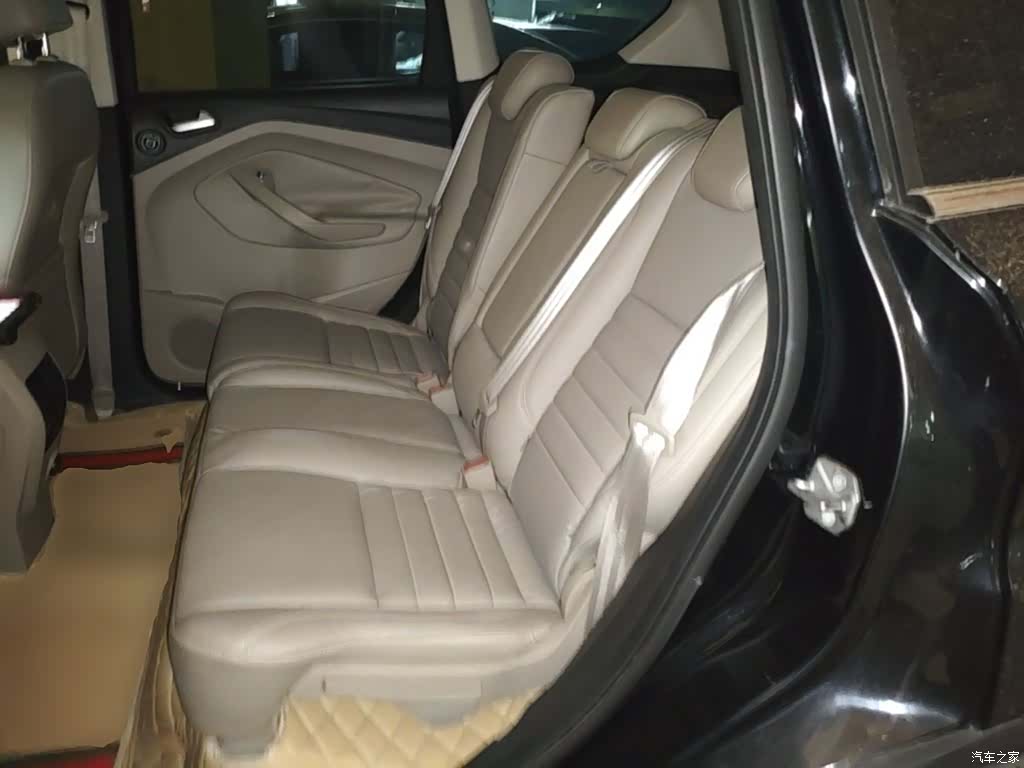 Ford Kuga, 2015 17