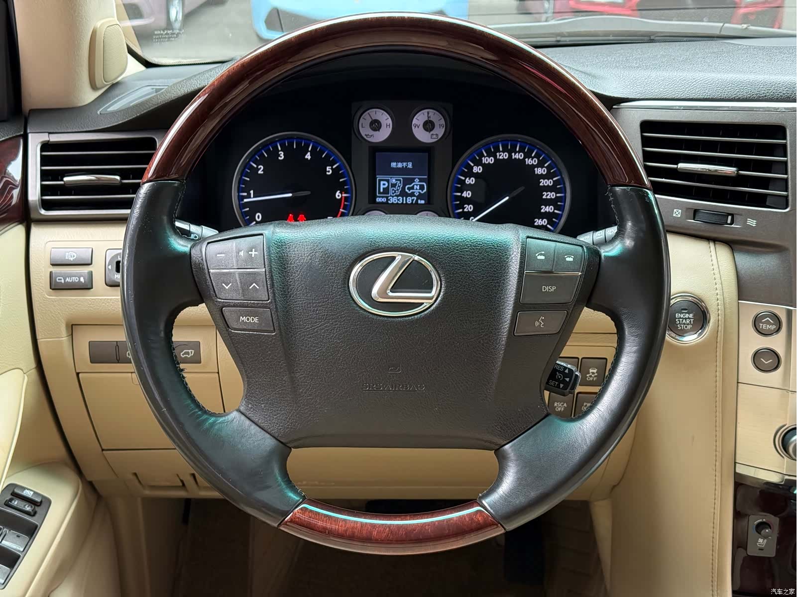 Lexus LX, 2010 10