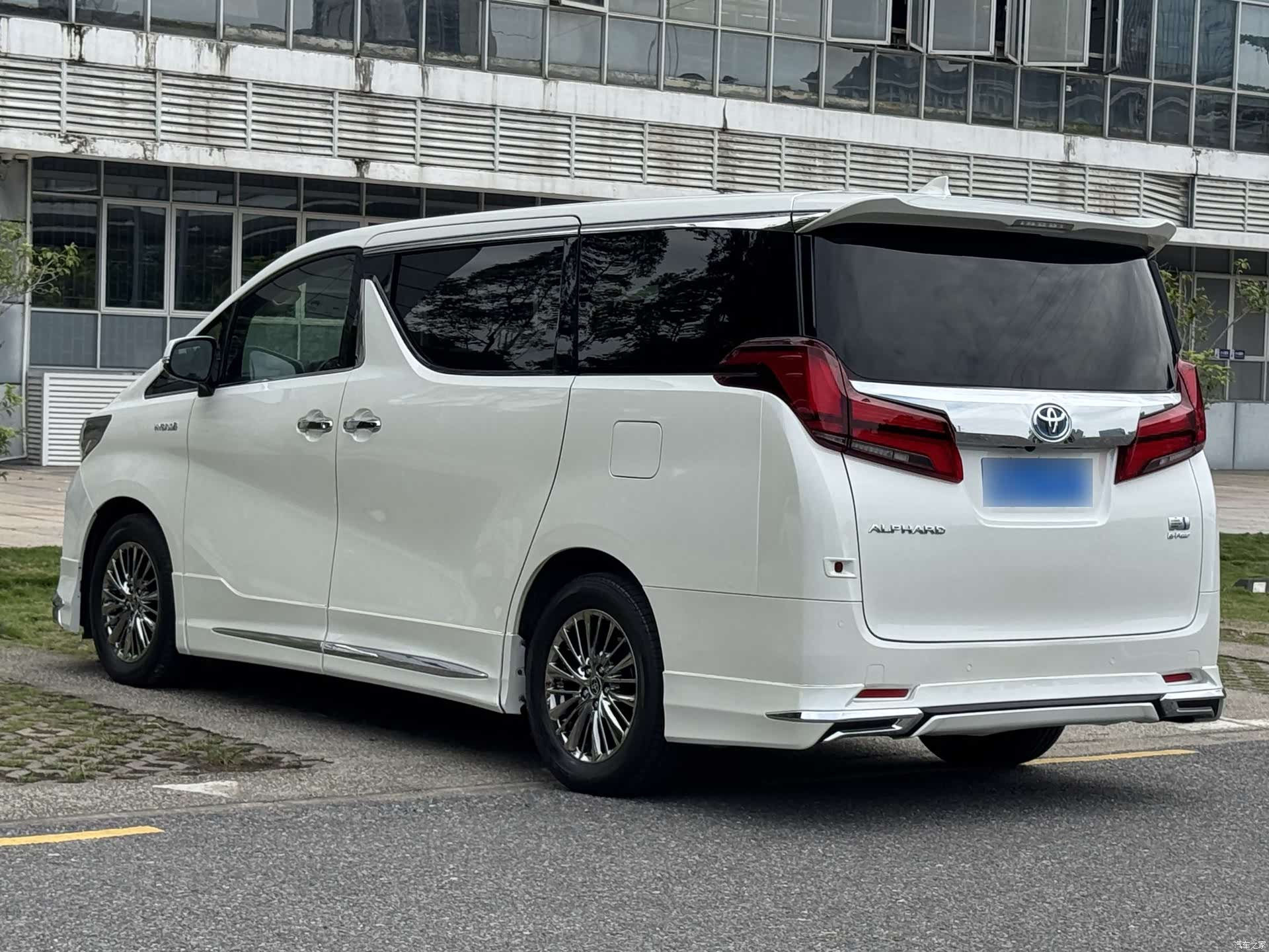 Toyota Alphard, 2020 20