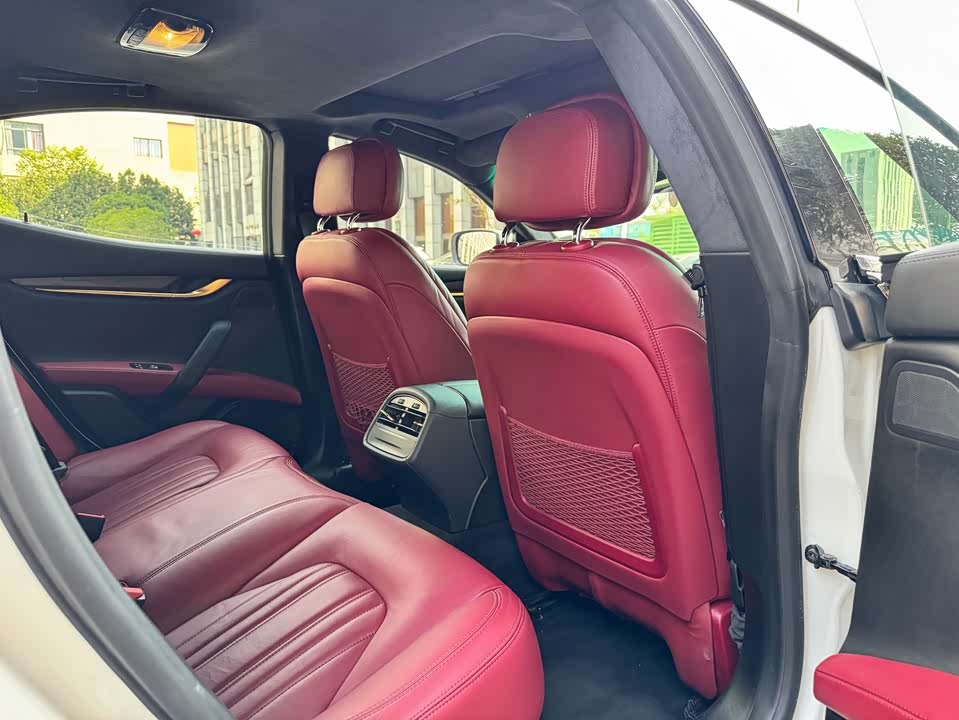 Maserati Ghibli Maserati Ghibli