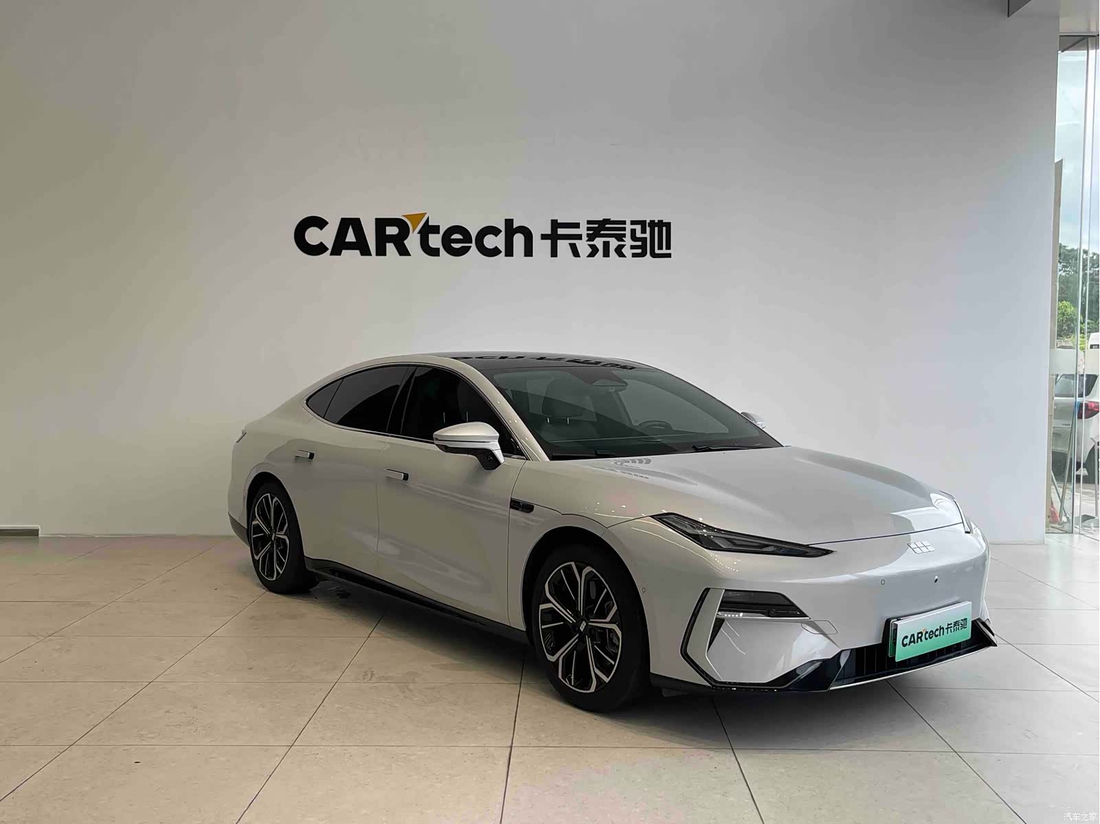 Geely E8, 2025 3