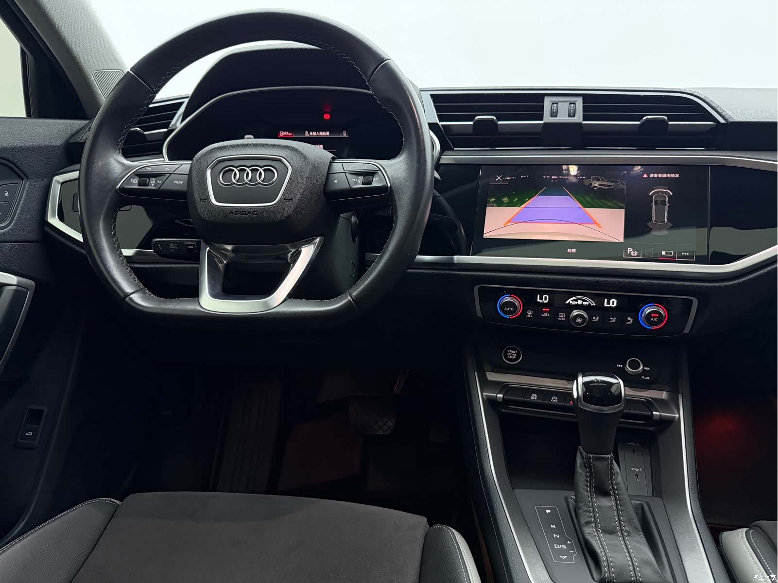 Audi Q3, 2022 10