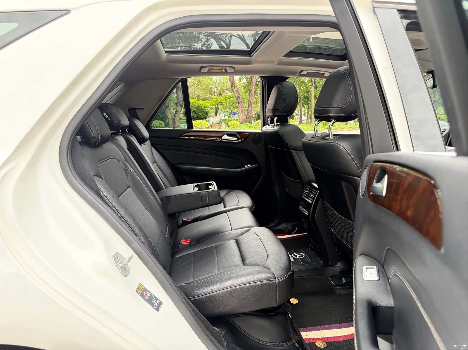Mercedes-Benz M-Class, 2015 18