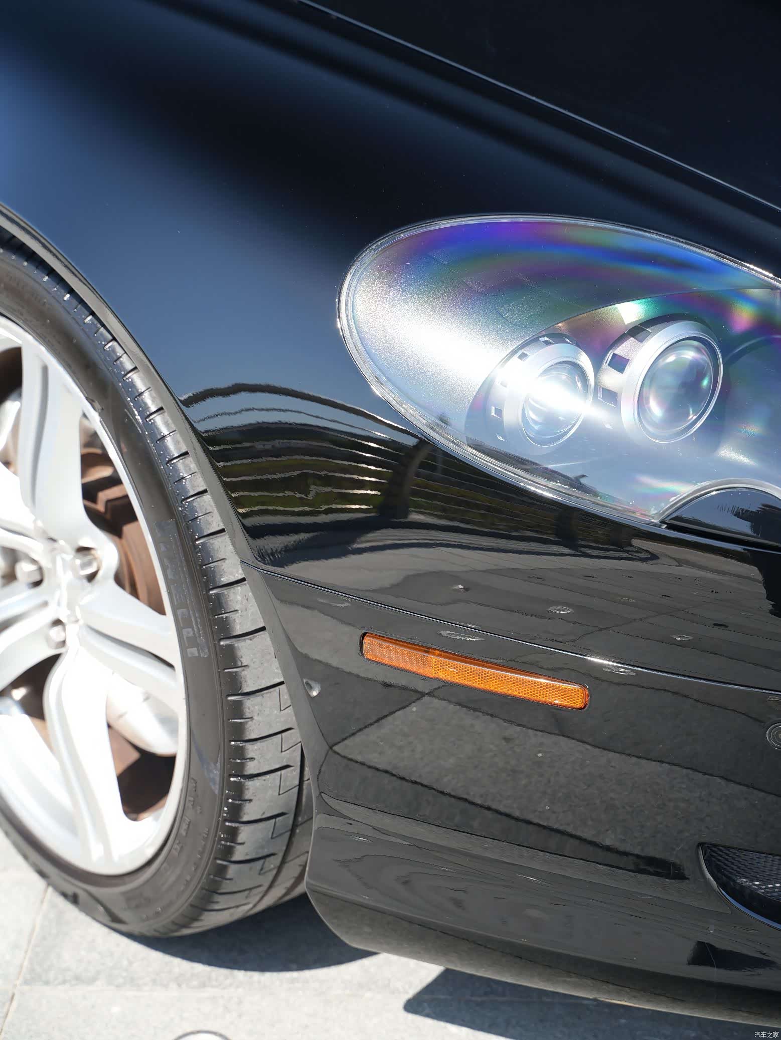 Aston Martin DB9, 2009 4