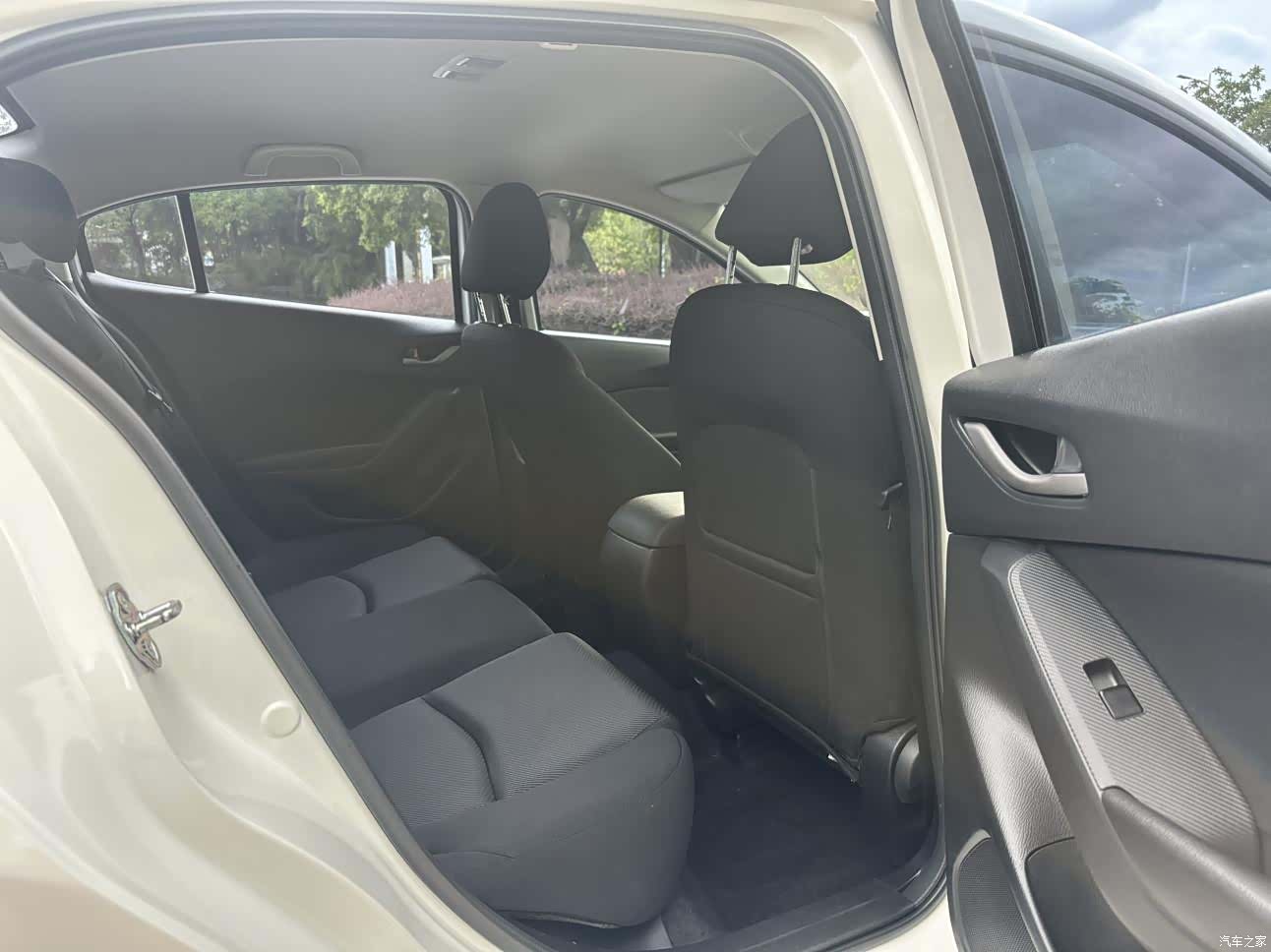 Mazda Mazda3, 2017 6