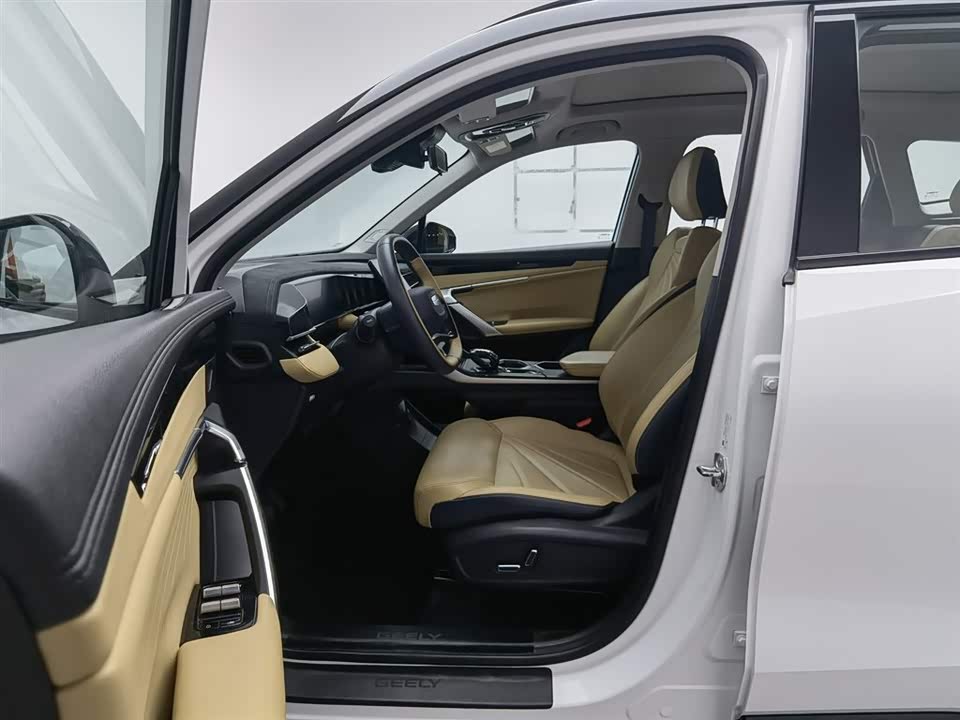 Geely Atlas L