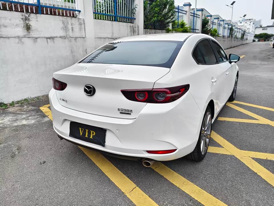 Mazda 3 Angkesaila