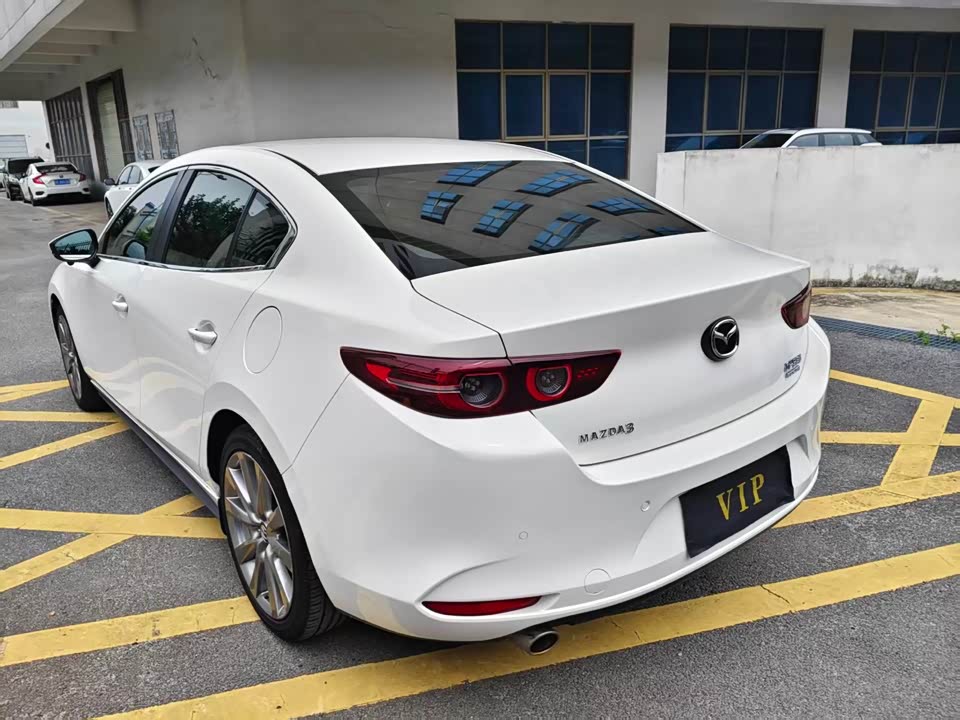 Mazda 3 Angkesaila