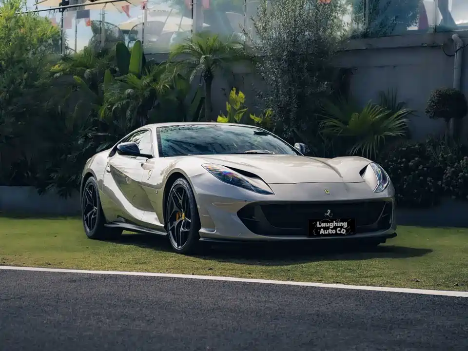 Ferrari 812