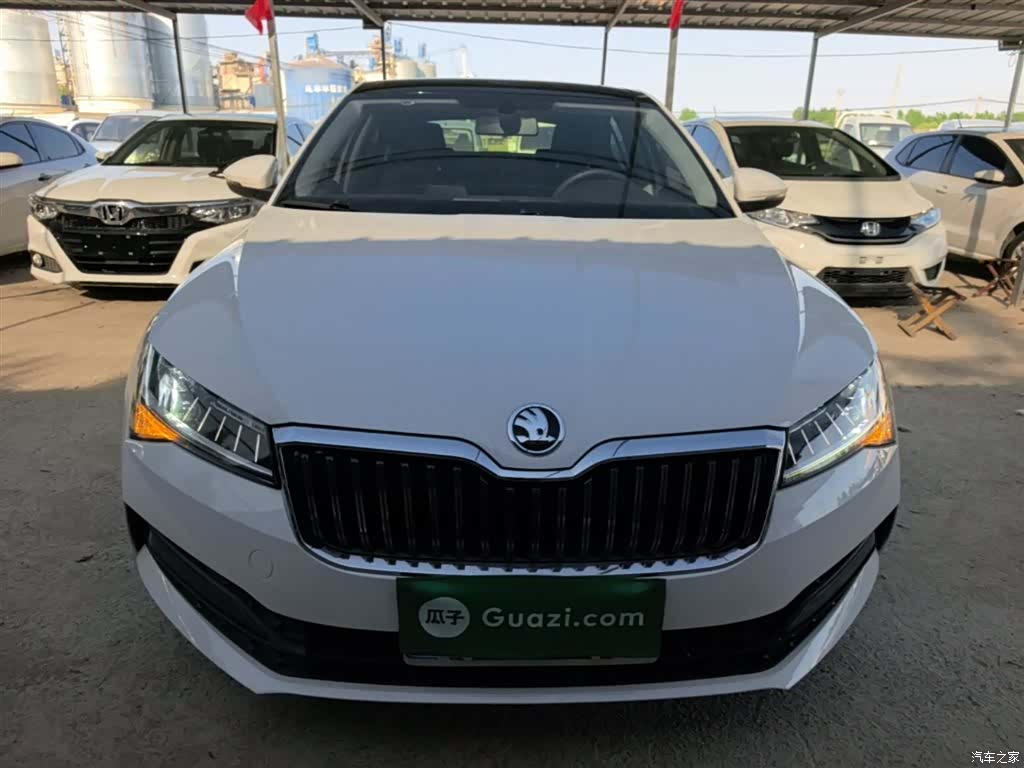 Skoda Superb, 2021 3