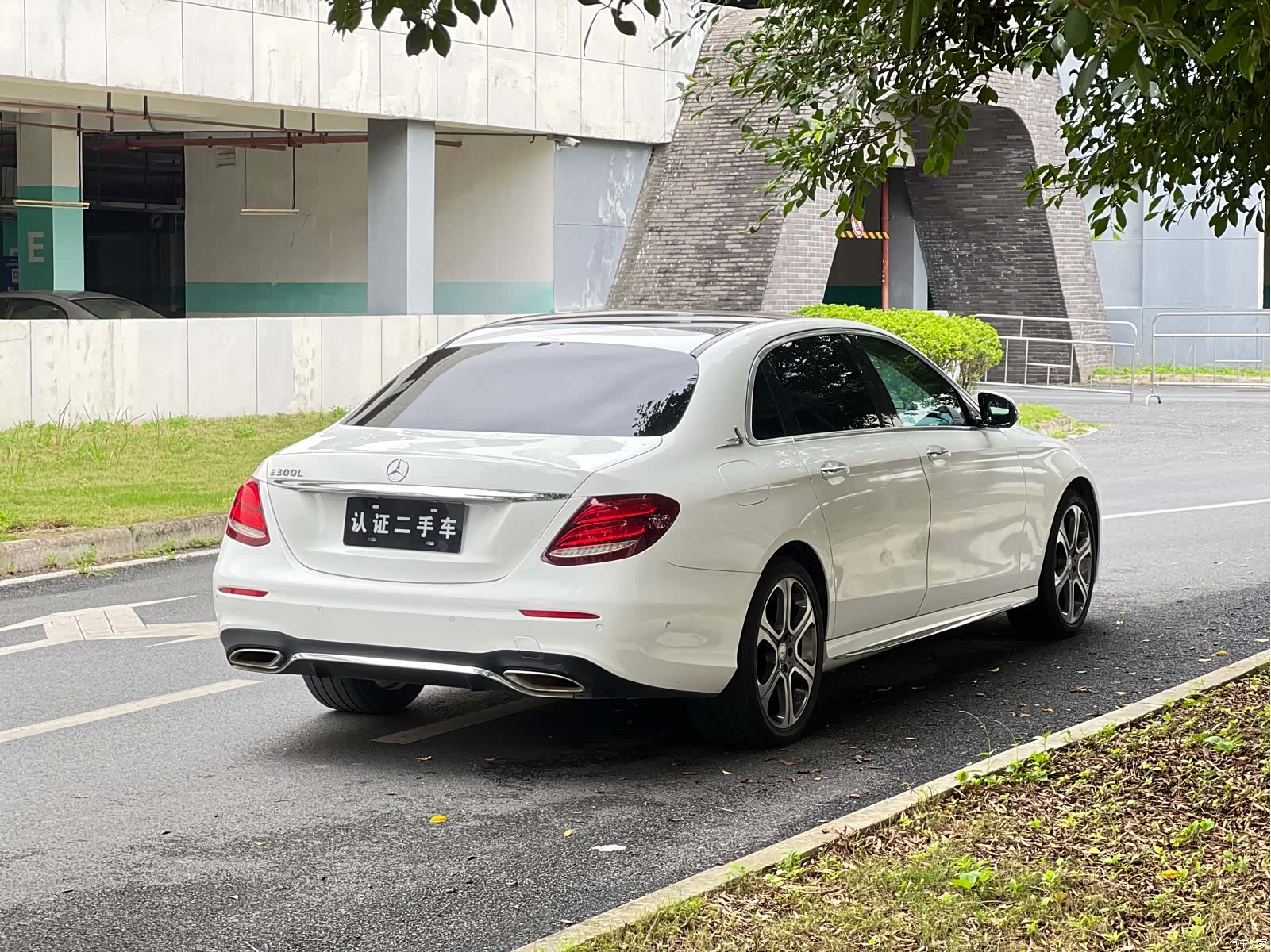 Mercedes-Benz E-Class, 2016 4