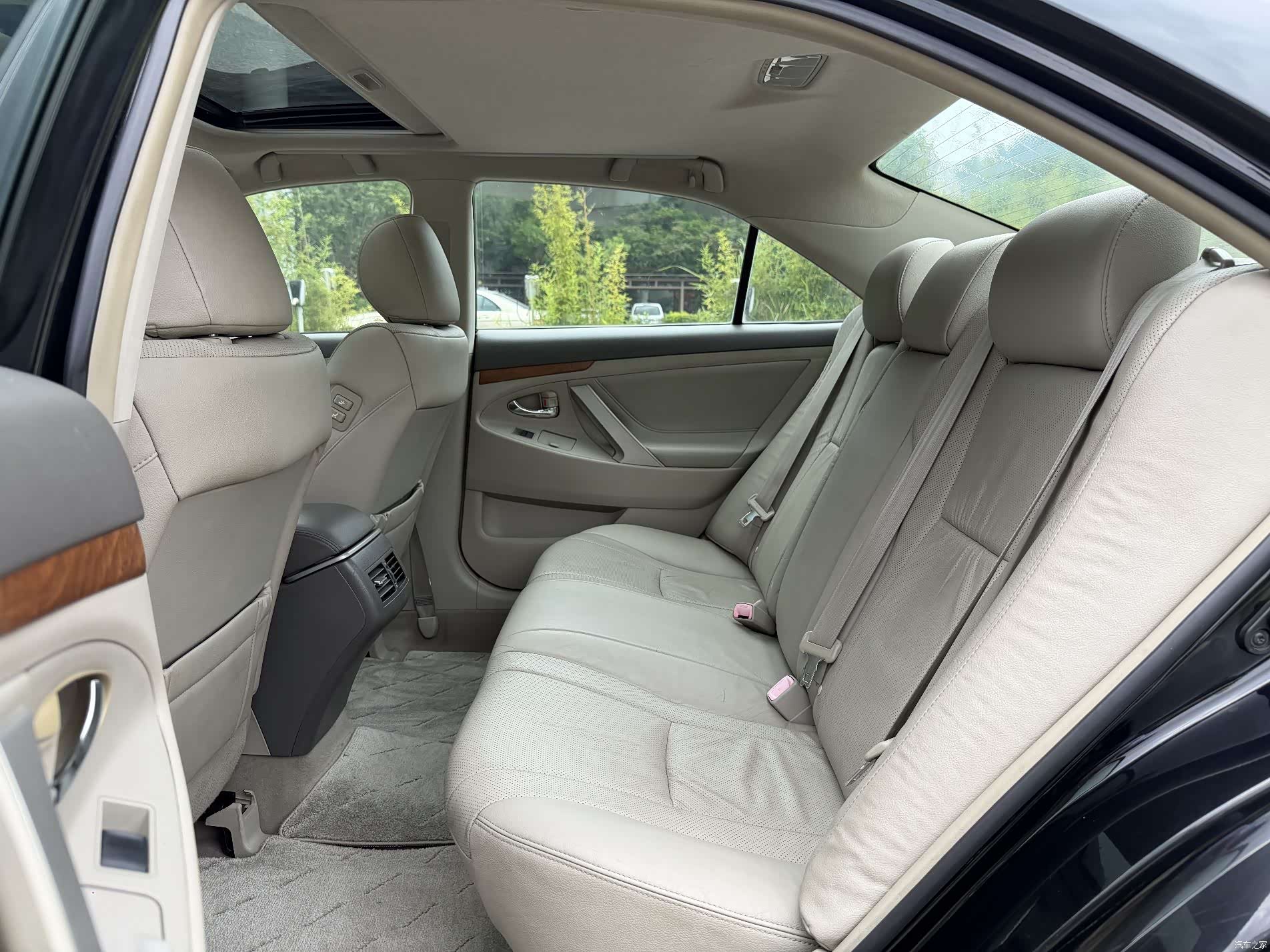 Toyota Camry, 2011 8