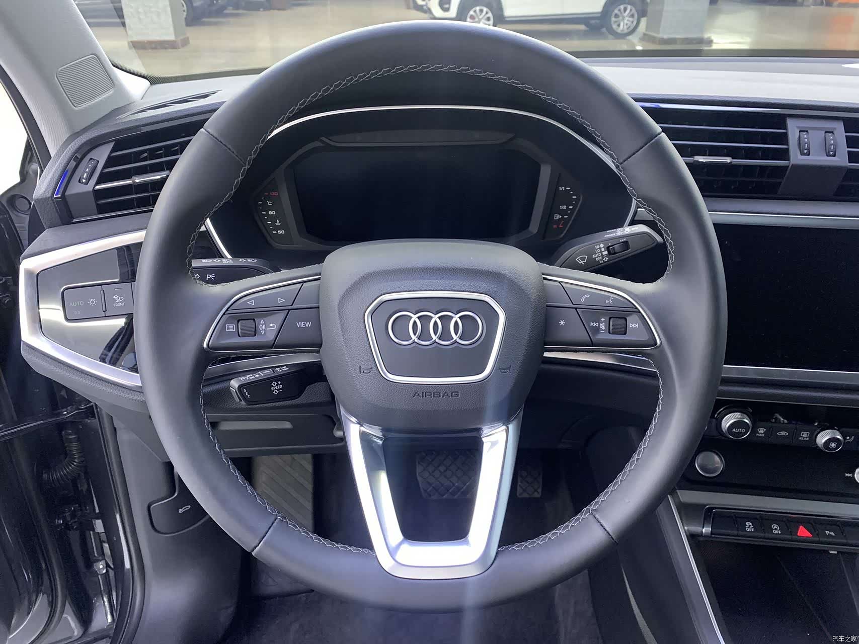 Audi Q3, 2023 6