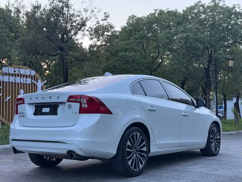 Volvo S60