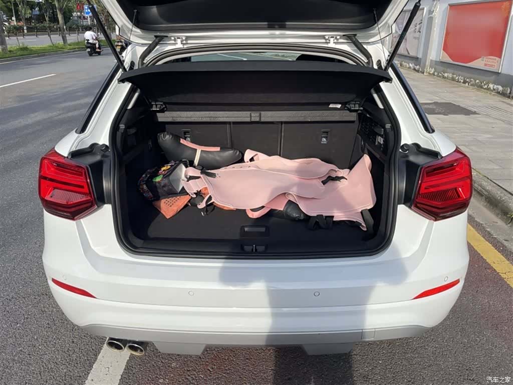 Audi Q2L, 2021 14