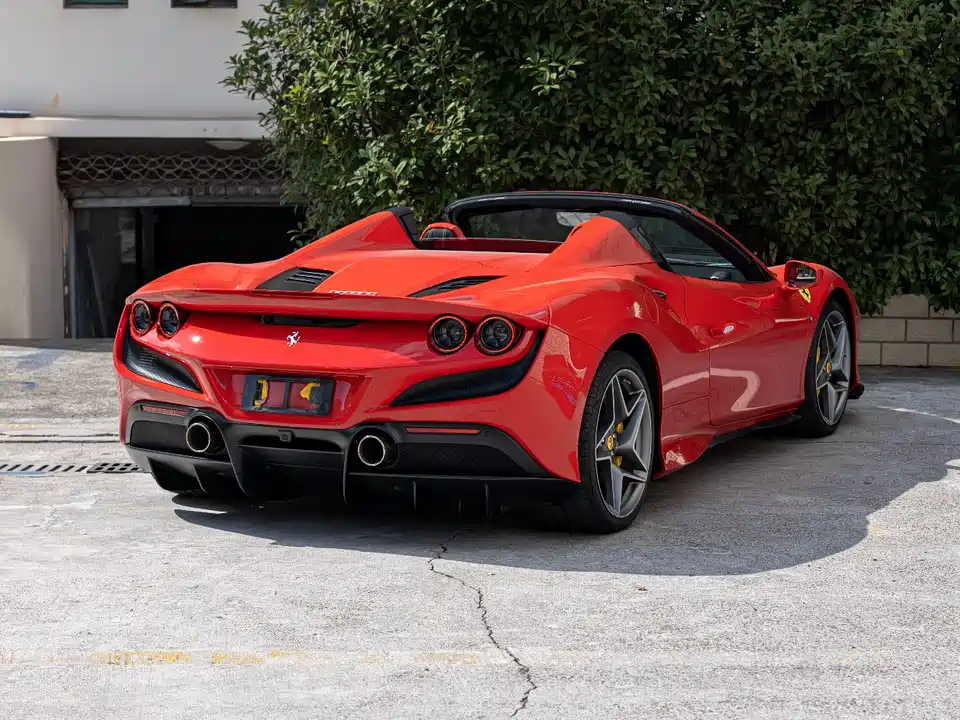 Ferrari F8