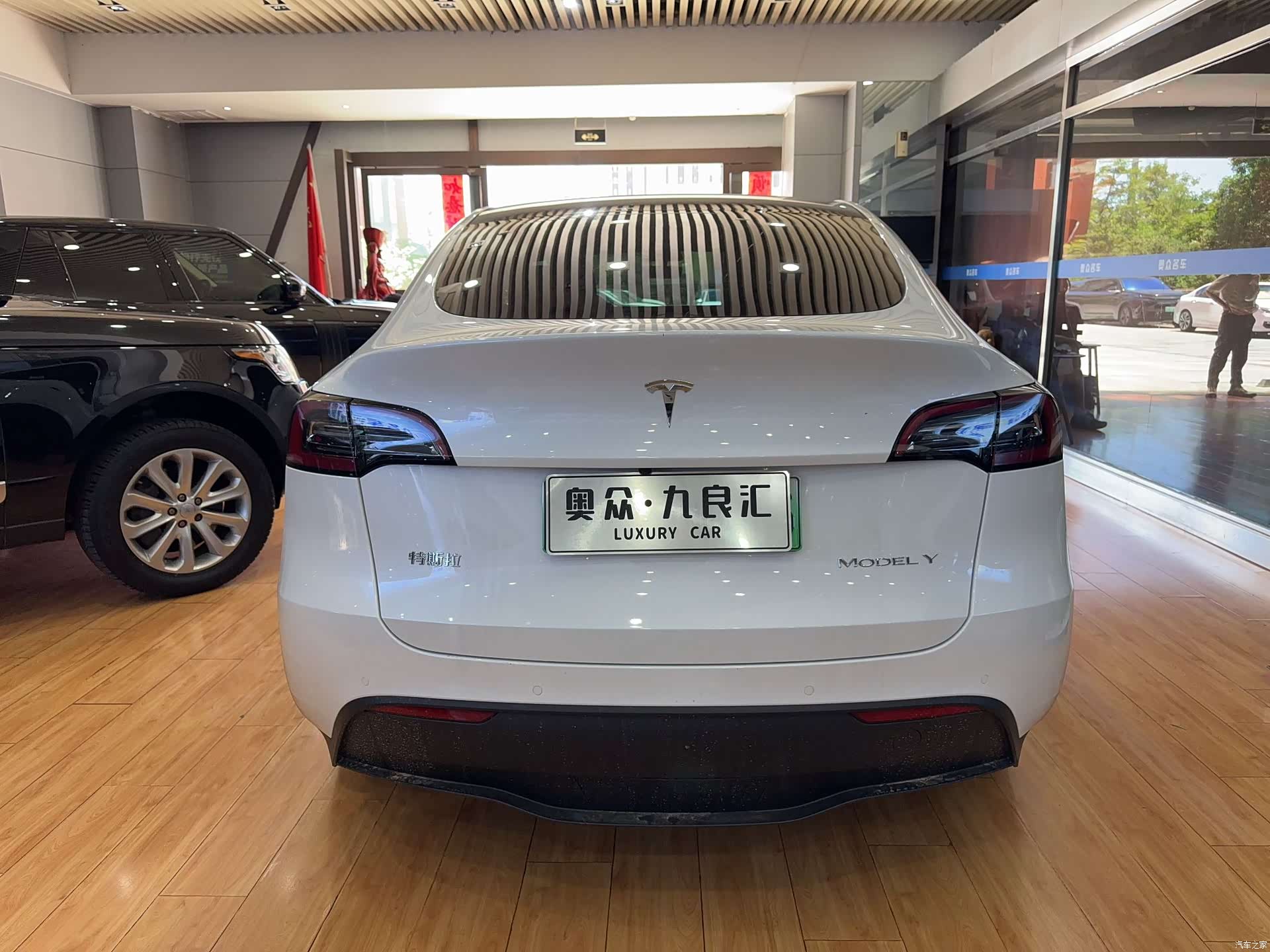 Tesla Model Y, 2023 10