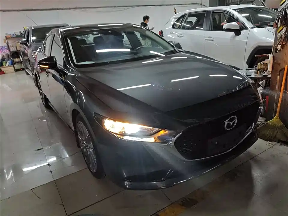 Mazda 3 Angkesaila